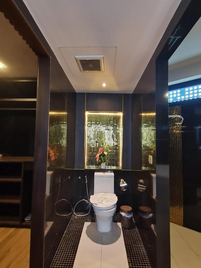Holatel Hotel Phitsanulok Exterior foto