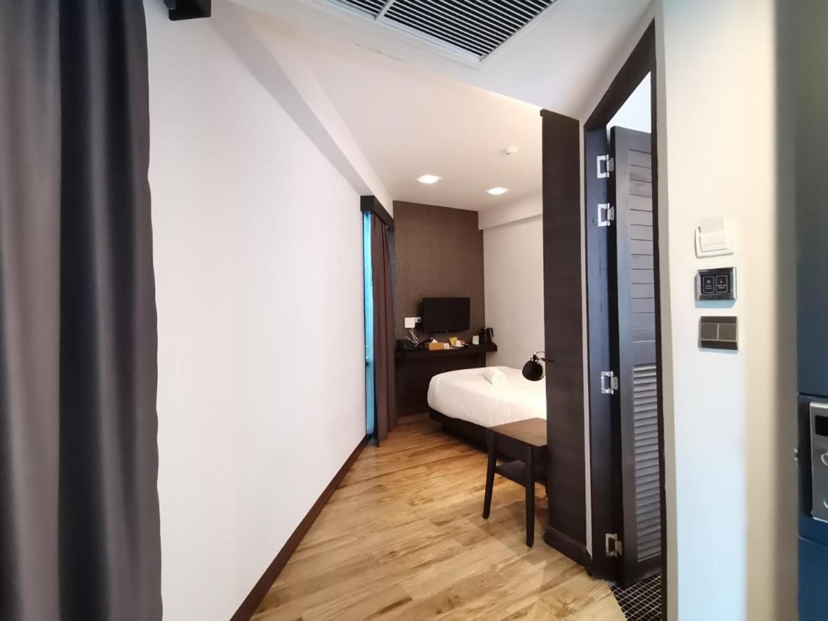 Holatel Hotel Phitsanulok Exterior foto